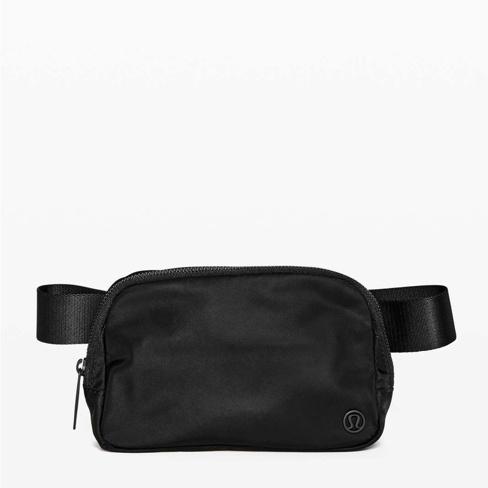 Matte Black LuLulemon Belt Bag 🖤